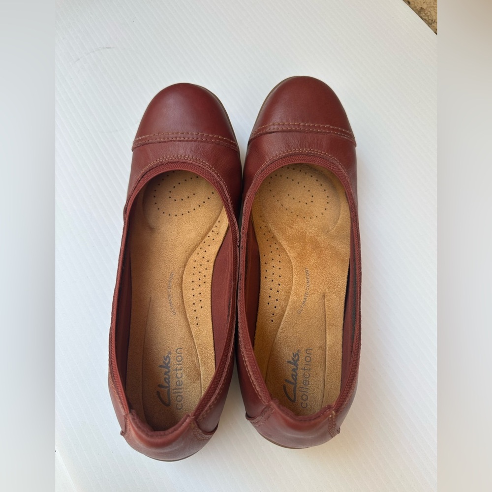 Clarks Women's Burgundy Slip-On Comfort Flats size 10M